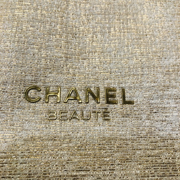 Chanel Cosmetic Bag ! - Picture 7 of 8